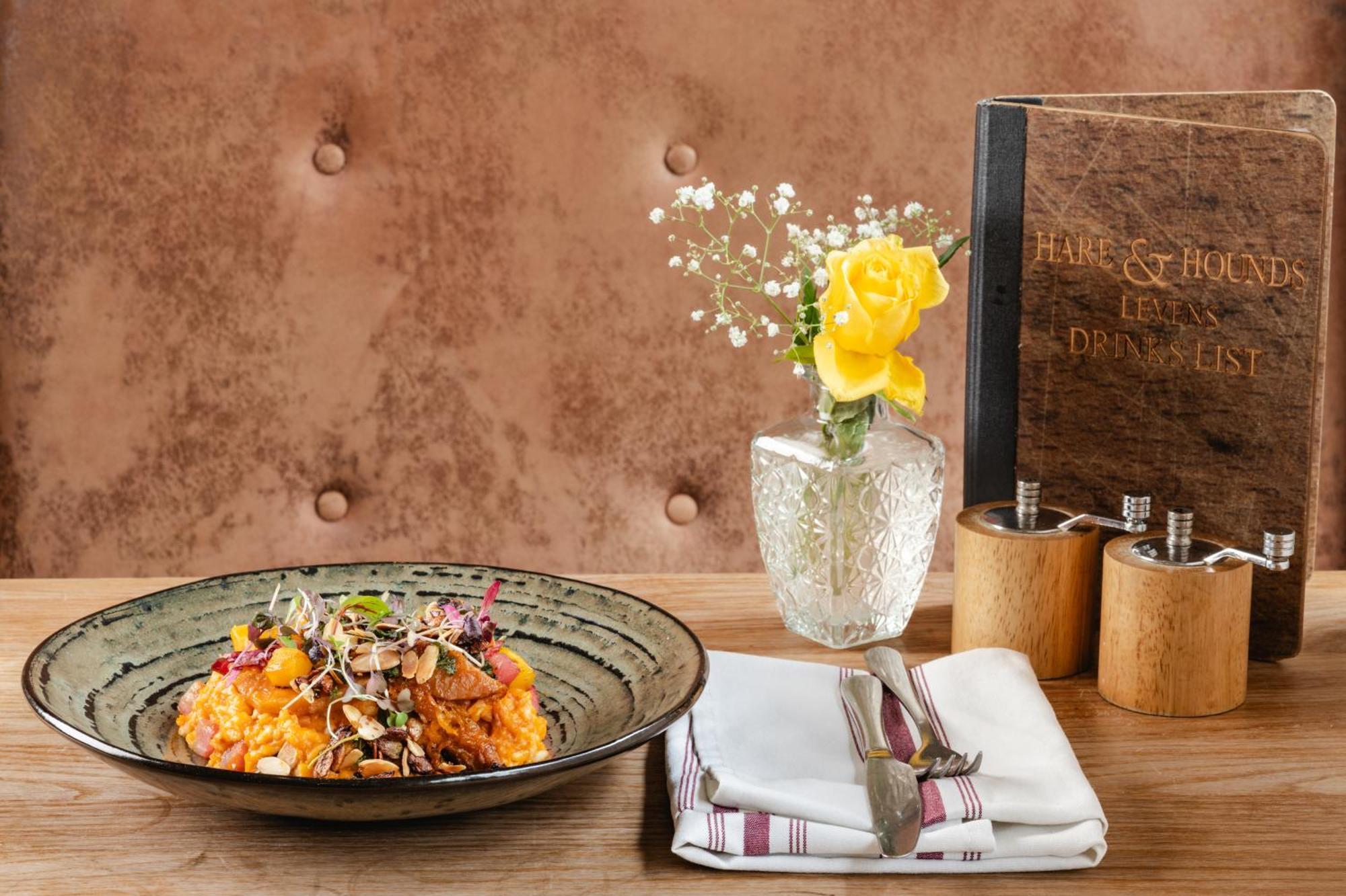 Отель The Hare And Hounds, Levens Экстерьер фото