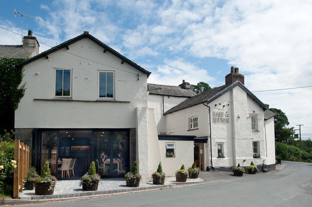 Отель The Hare And Hounds, Levens Экстерьер фото