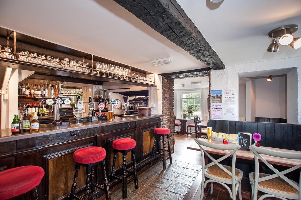 Отель The Hare And Hounds, Levens Экстерьер фото